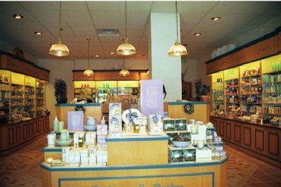 Crabtree and Evelyn, Inside